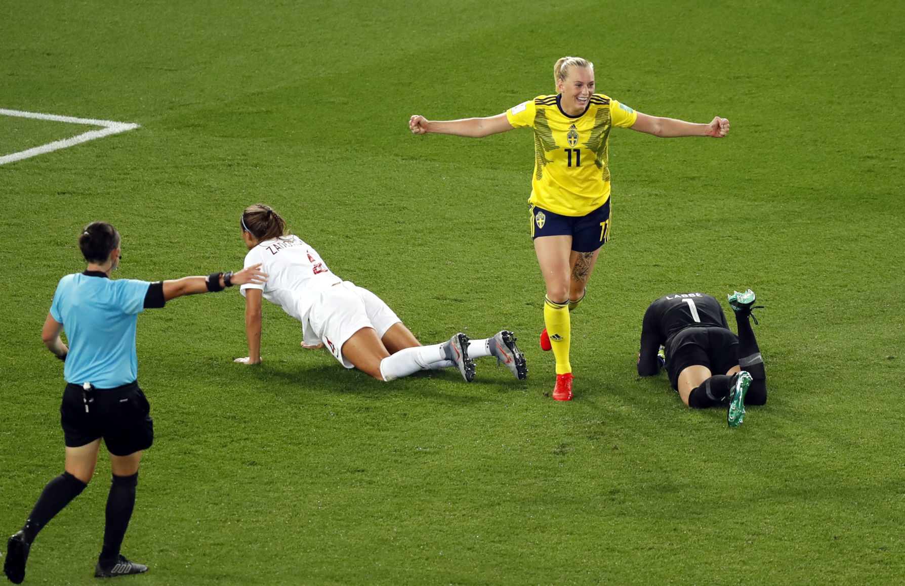 APTOPIX France Sweden Canada WWCup Soccer